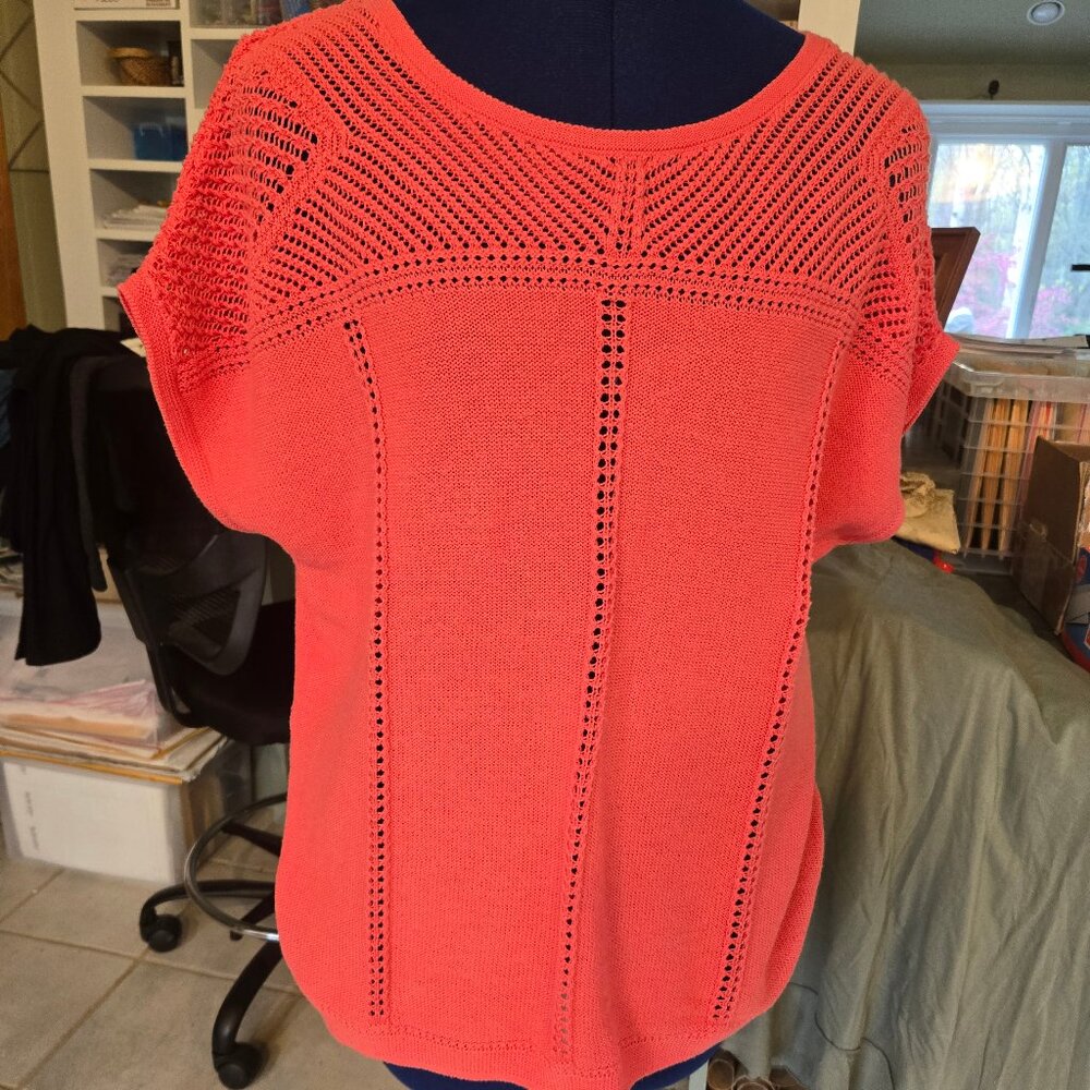 Women's Old Navy coral sleeveless sweater size L